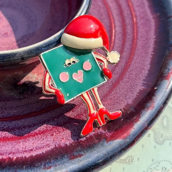 Vintage 90s Anthropomorphic Christmas Gift / Holiday Pin / Brooch - Picture 1 of 4